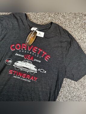 GM Corvette Stingray History & Tradition Tee Mens Size XL Gray Disney Test Track